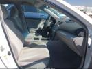 Toyota Camry Le Image 8