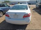 Toyota Camry Le Image 14