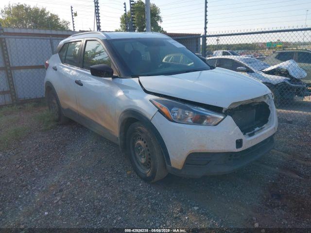  Salvage Nissan Kicks