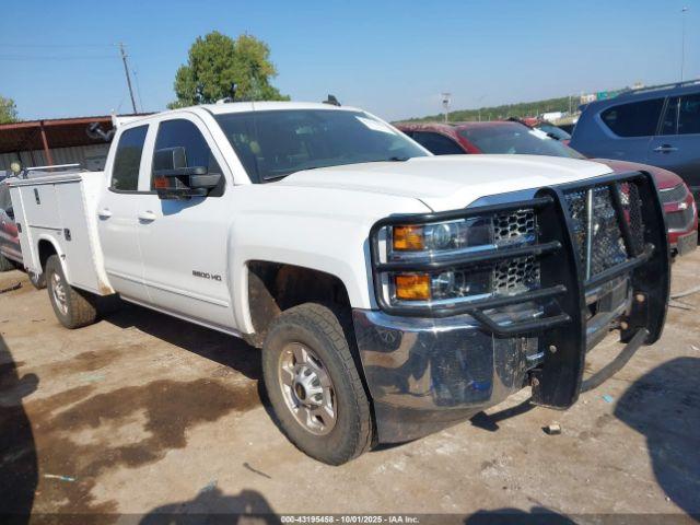  Salvage Chevrolet Silverado 2500