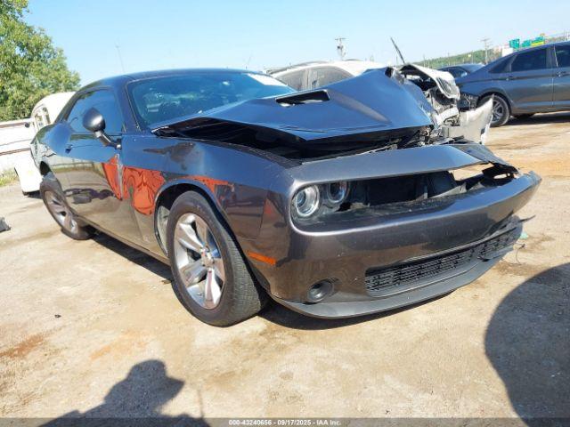  Salvage Dodge Challenger