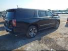 GMC Yukon Denali Image 7