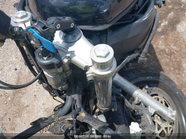 Honda Cbr1100 Xx Image 9