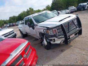  Salvage General Motors Sierra 3500HD