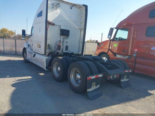 Kenworth T680 Image 6