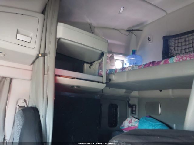 Kenworth T680 Image 14