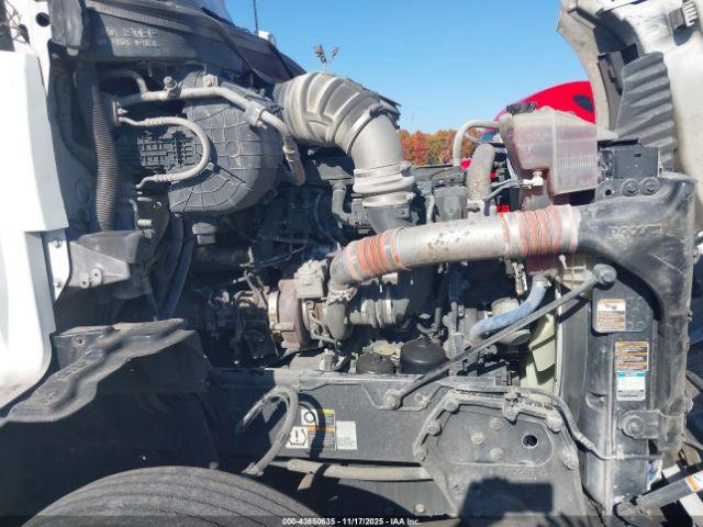 Kenworth T680 Image 8