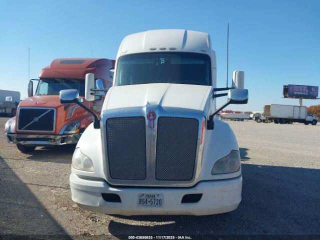 Kenworth T680 Image 18