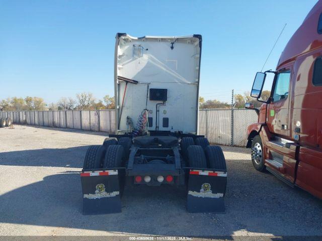 Kenworth T680 Image 3