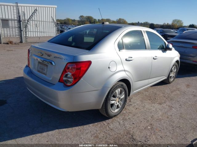 Chevrolet Sonic Lt Auto Image 12