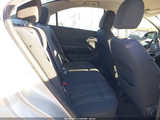 Chevrolet Sonic Lt Auto Image 9