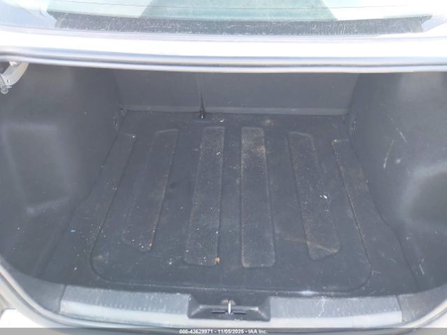 Chevrolet Sonic Lt Auto Image 6