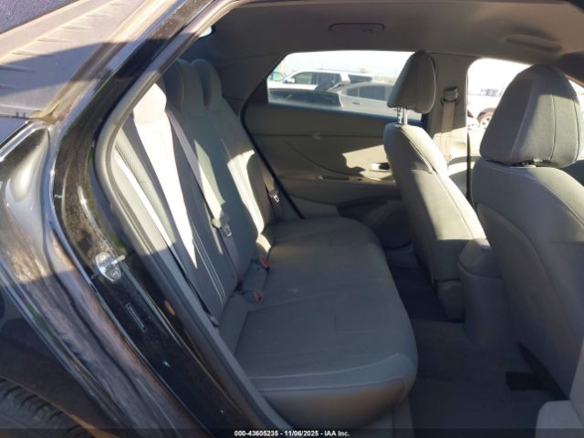 Hyundai ELANTRA Sel Image 2