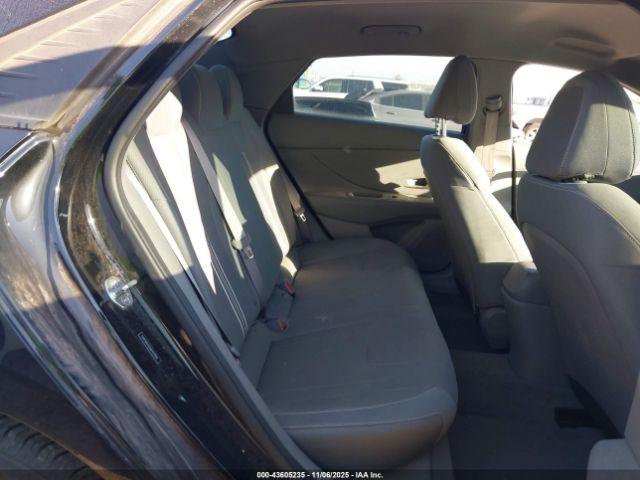 Hyundai ELANTRA Sel Image 2