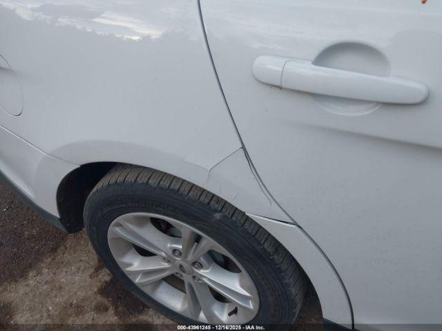 Ford Taurus Sel Image 9