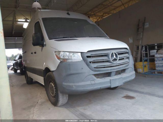  Salvage Mercedes-Benz Sprinter 2500