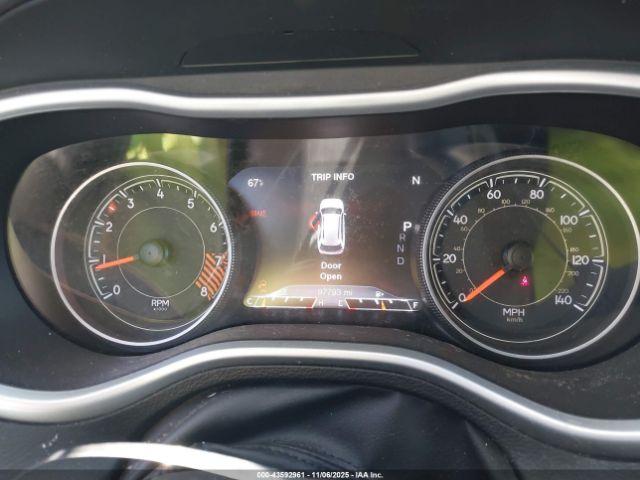 Jeep Cherokee Trailhawk Image 12