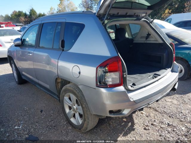 Jeep Compass Latitude Image 6
