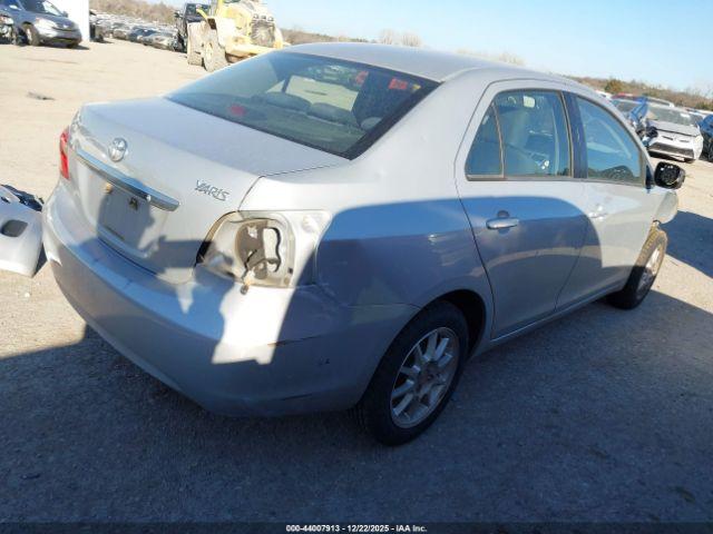 Toyota Yaris Image 10