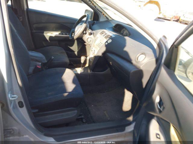 Toyota Yaris Image 6