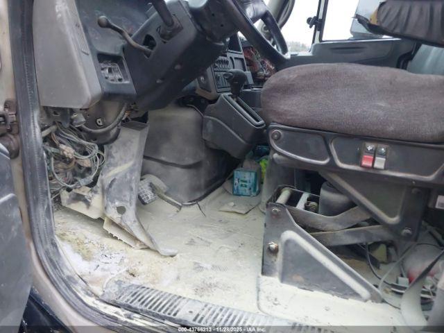 International 4000 4300 Image 9