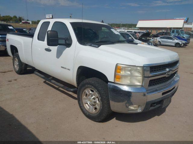  Salvage Chevrolet Silverado 2500