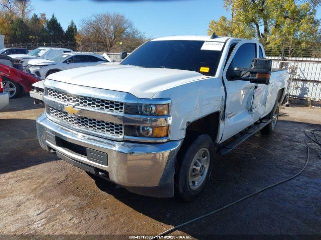 Chevrolet Silverado 2500 Wt Image 4