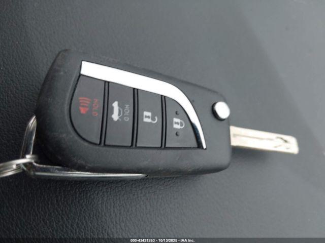 Toyota Corolla Le Image 10