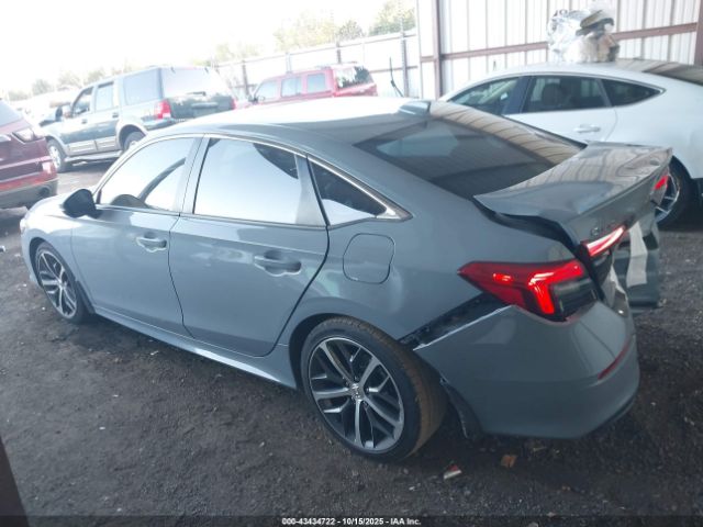 Honda Civic Touring Image 2