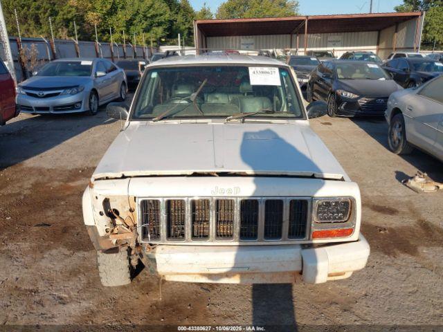 Jeep Cherokee Image 11