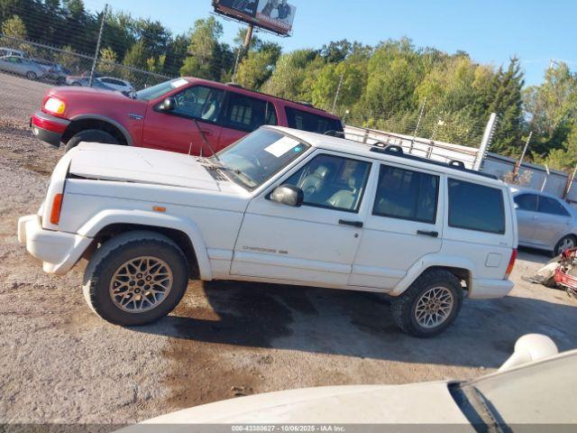 Jeep Cherokee Image 13