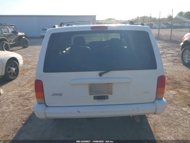 Jeep Cherokee Image 15