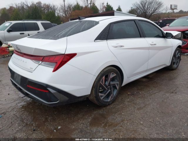 Hyundai ELANTRA Limited Image 11