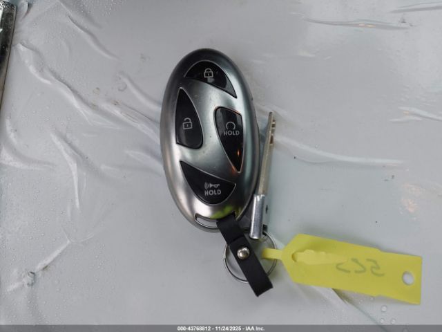 Hyundai ELANTRA Limited Image 2