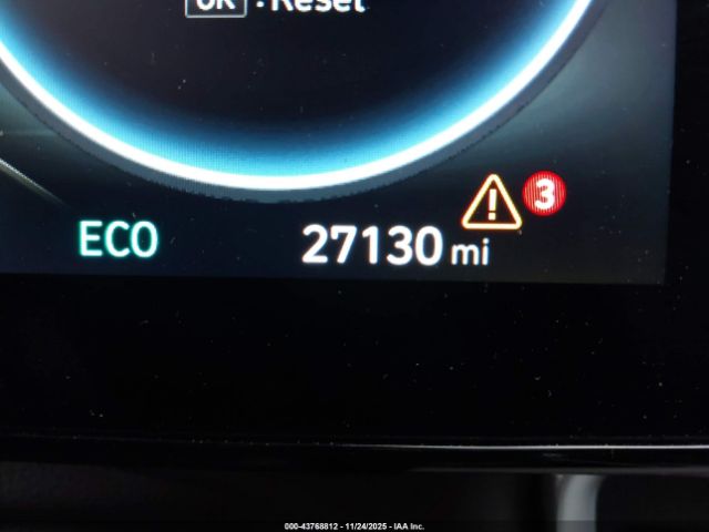 Hyundai ELANTRA Limited Image 3