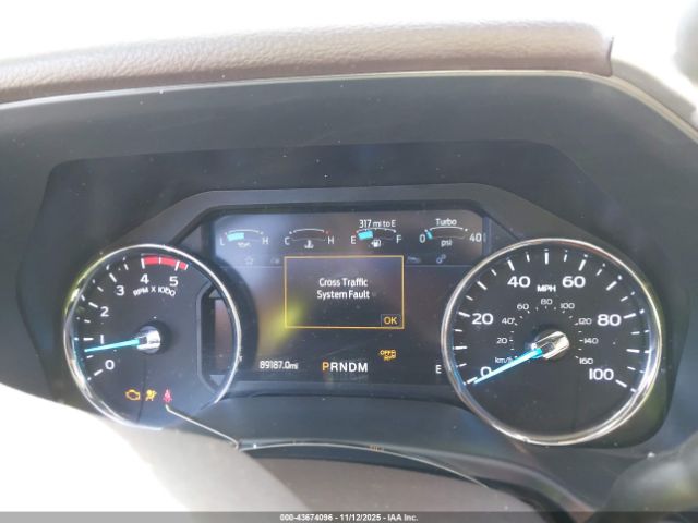 Ford F-350 King Ranch Image 10