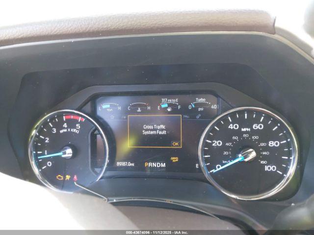 Ford F-350 King Ranch Image 10