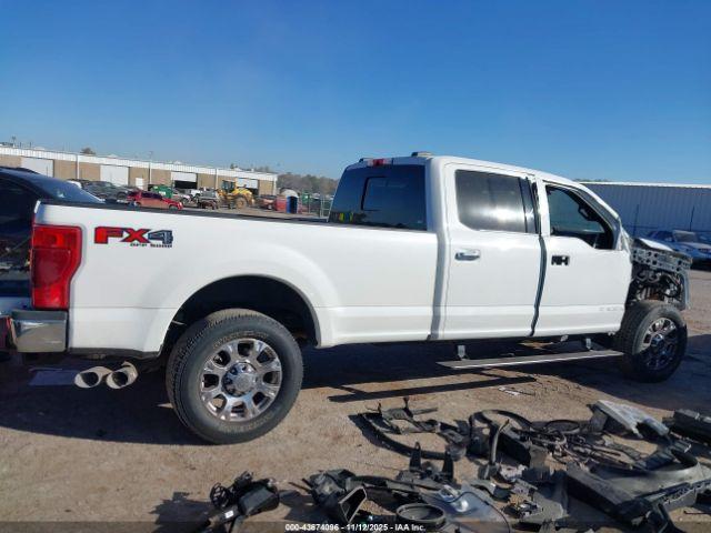 Ford F-350 King Ranch Image 13