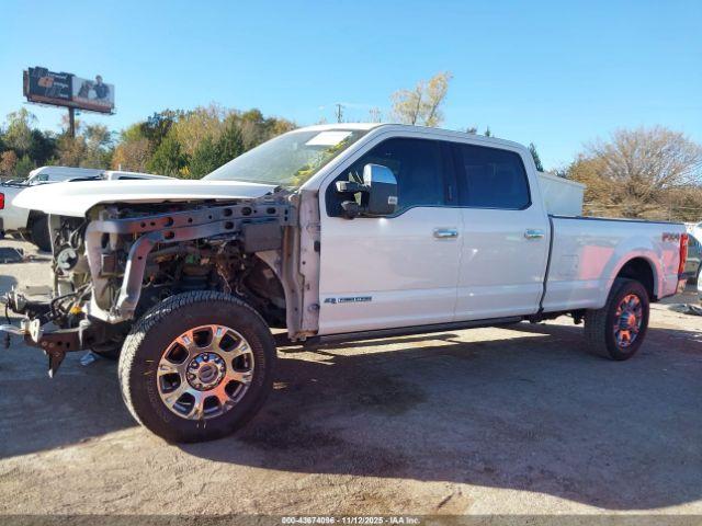 Ford F-350 King Ranch Image 2