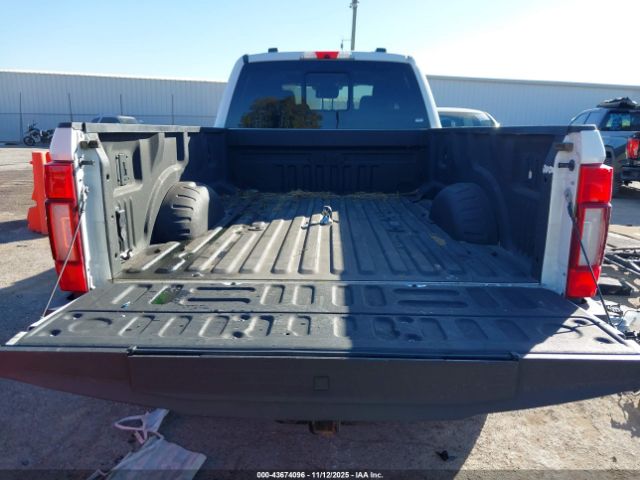 Ford F-350 King Ranch Image 17