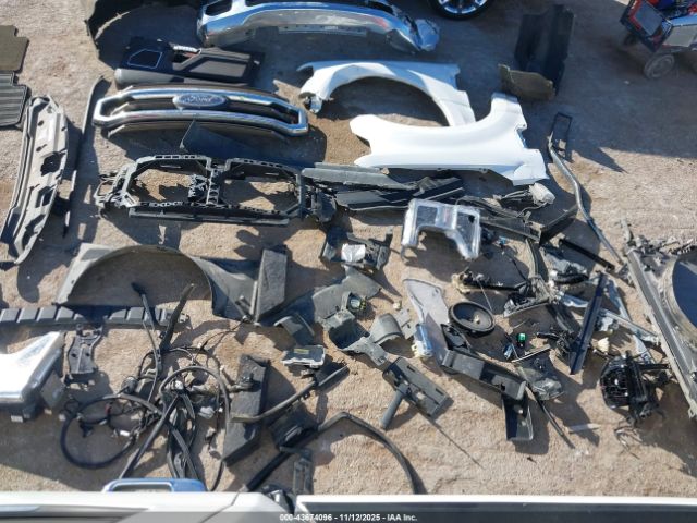 Ford F-350 King Ranch Image 15