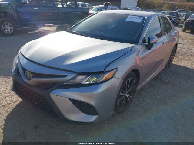 Toyota Camry Se Image 16