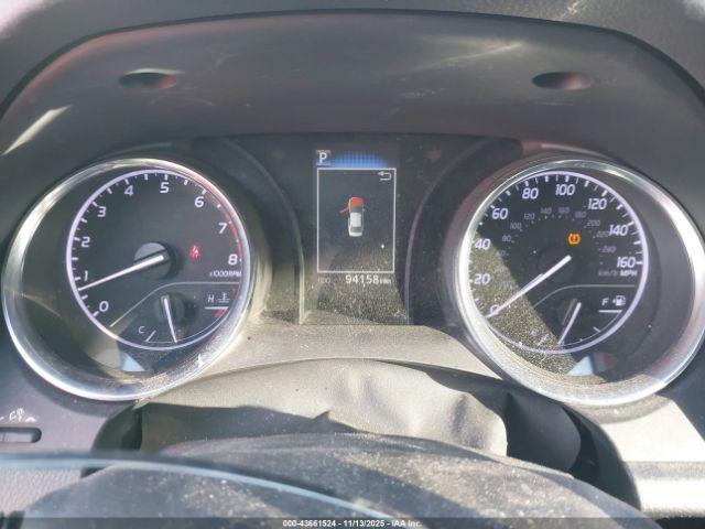 Toyota Camry Se Image 2