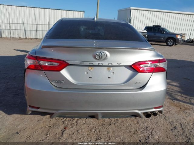 Toyota Camry Se Image 15