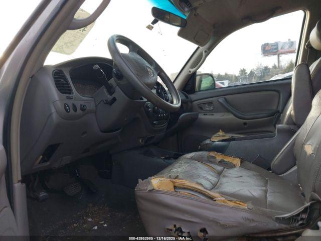 Toyota Sequoia Sr5 V8 Image 4