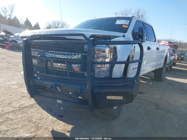 Ford F-350 Xlt Image 2