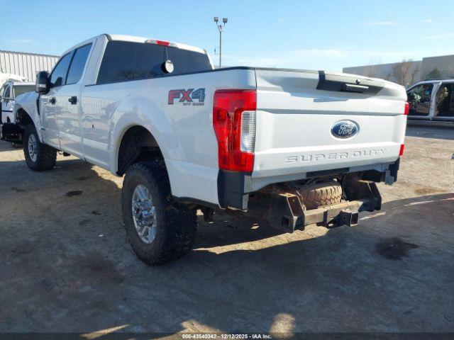 Ford F-350 Xlt Image 3