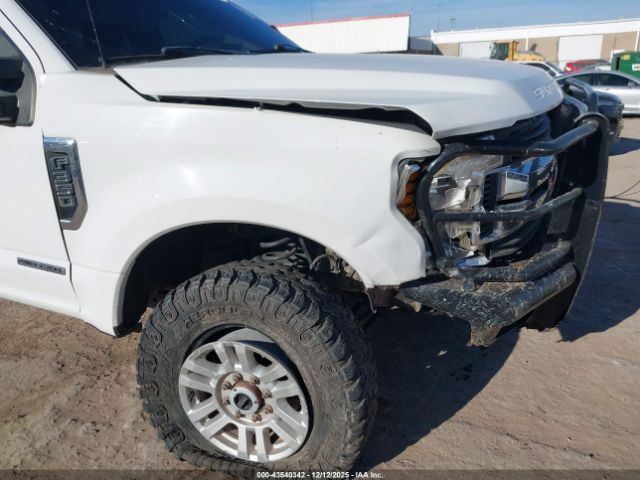 Ford F-350 Xlt Image 12