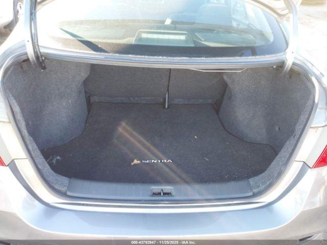 Nissan Sentra S Image 12