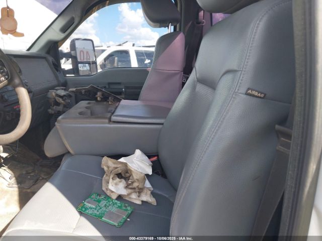 Ford F-550 Xl Image 13